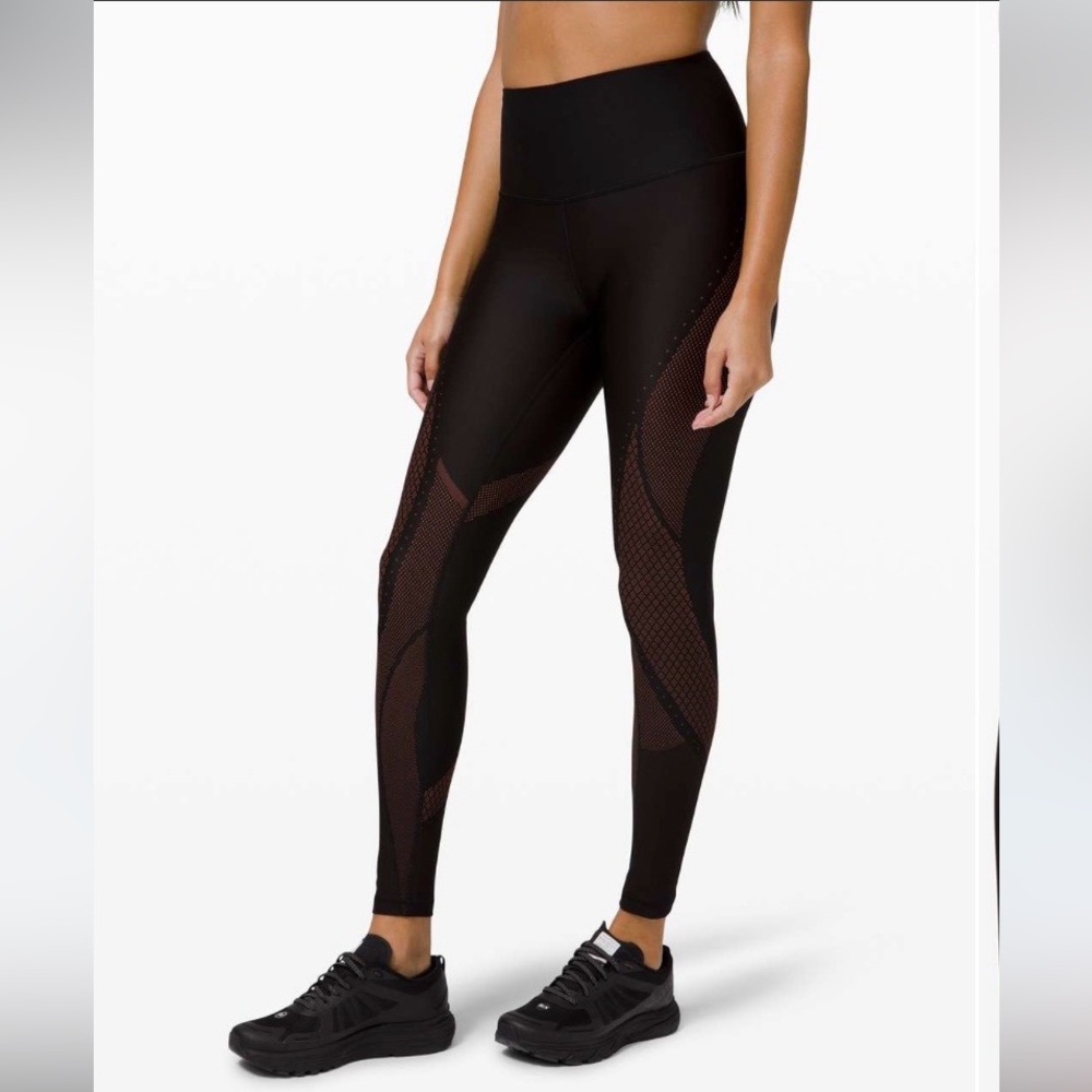 Lululemon Mapped Out High-Rise Tight 28"
Black Ancient Copper
